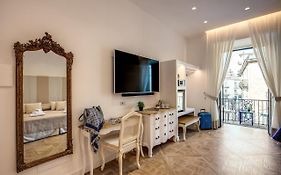 Square Suites